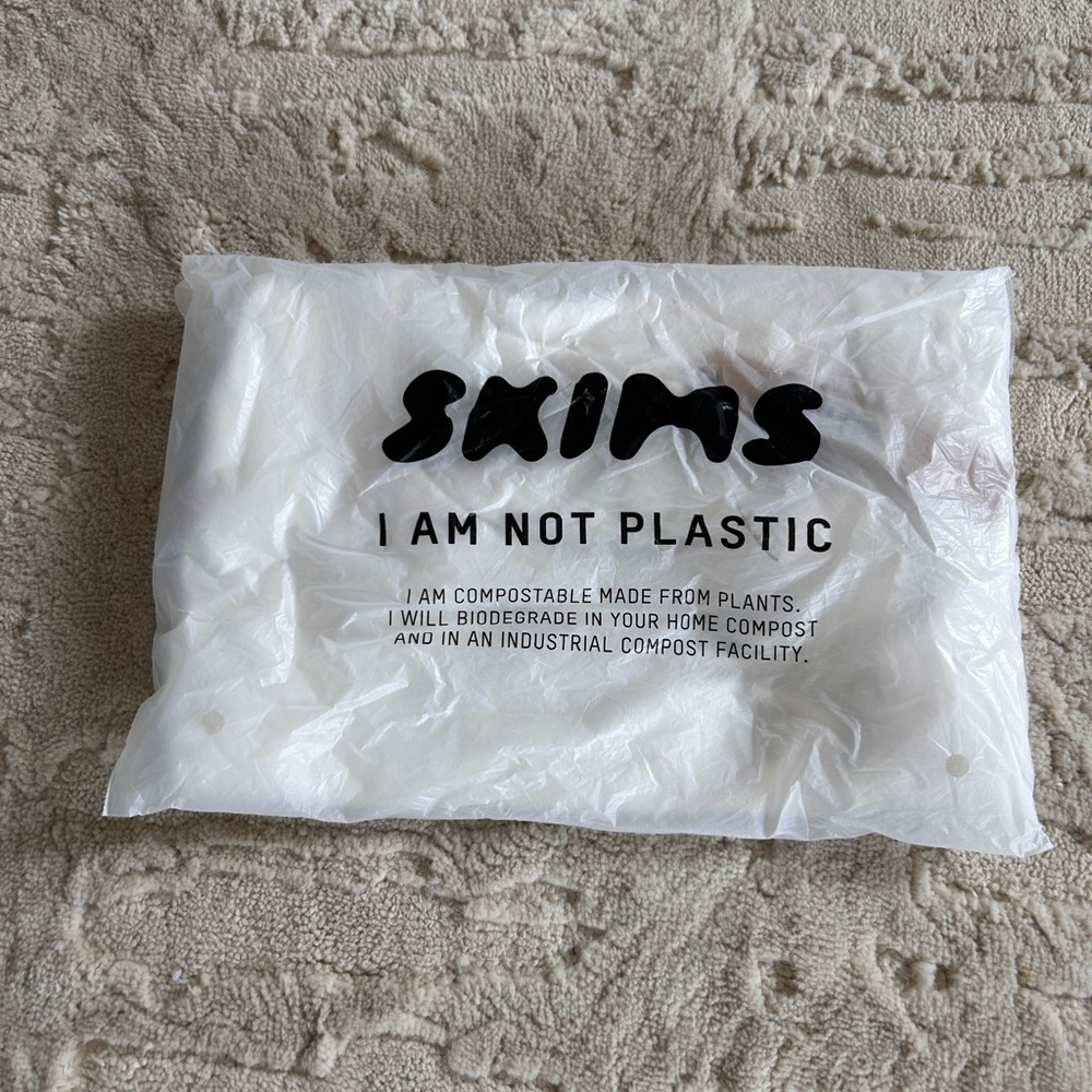 NWT SKIMS Crop Tank - Picture 3 of 4